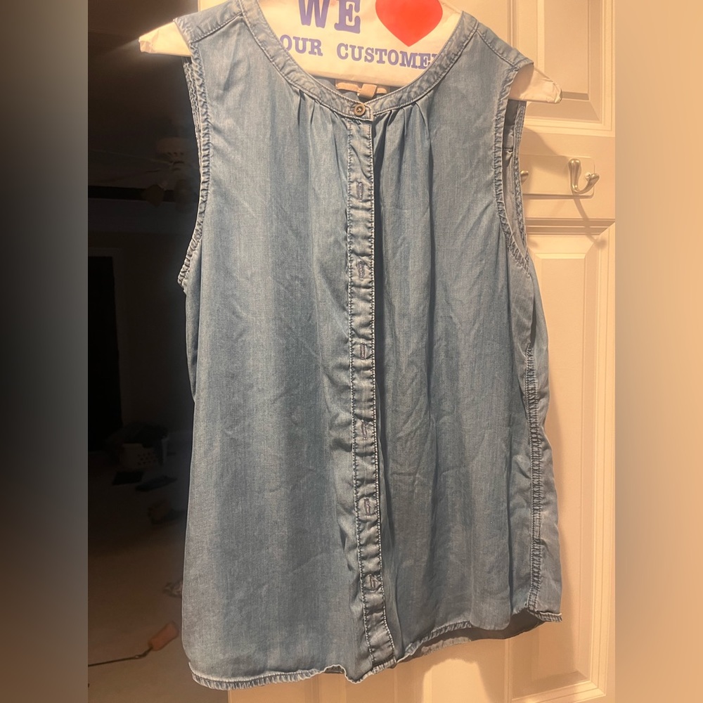 Denim banana republic sleeveless top,  button front